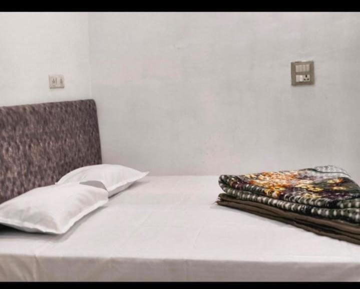 Mangalam Gold Guest House Varanasi Ngoại thất bức ảnh